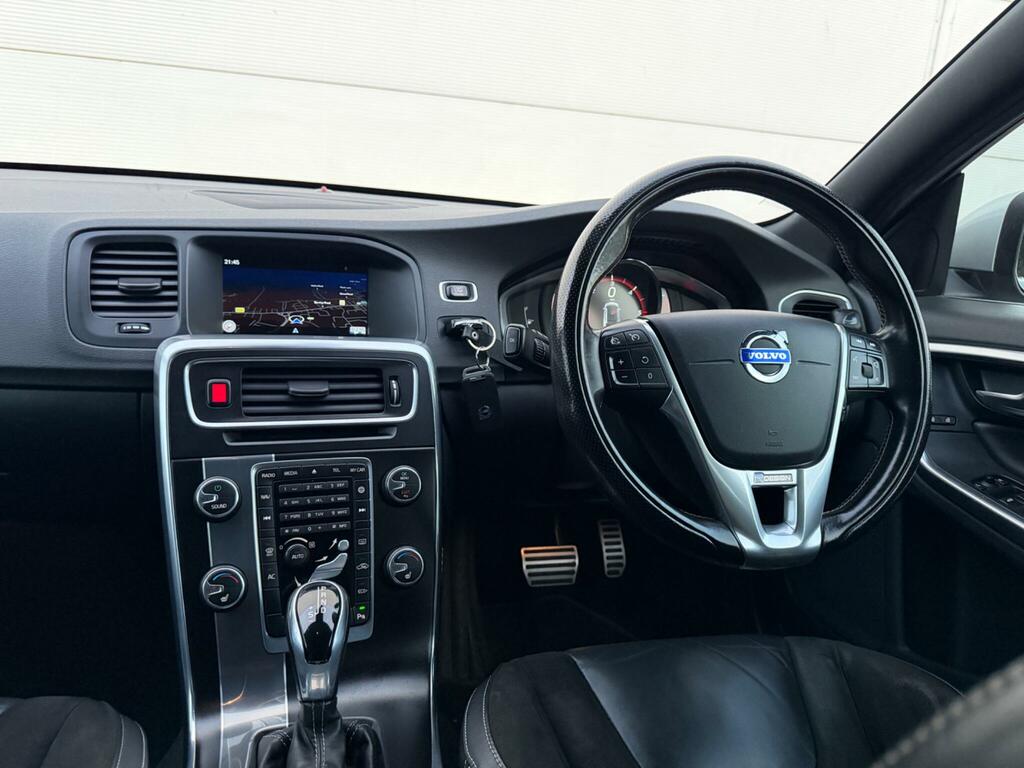 Volvo V60 2.0 T5 R-design Lux Nav Black #34