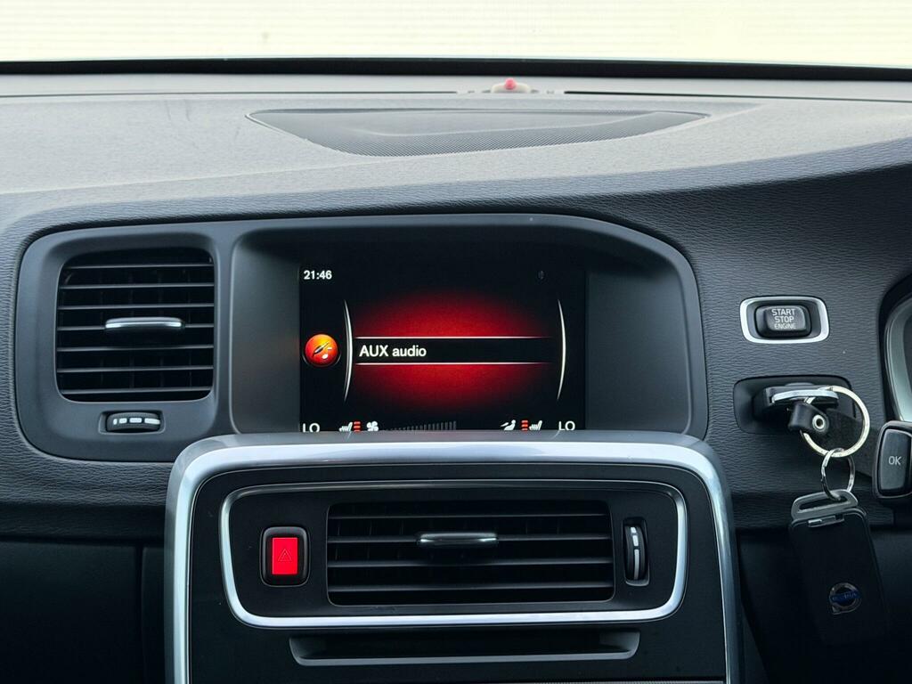 Volvo V60 2.0 T5 R-design Lux Nav Black #40