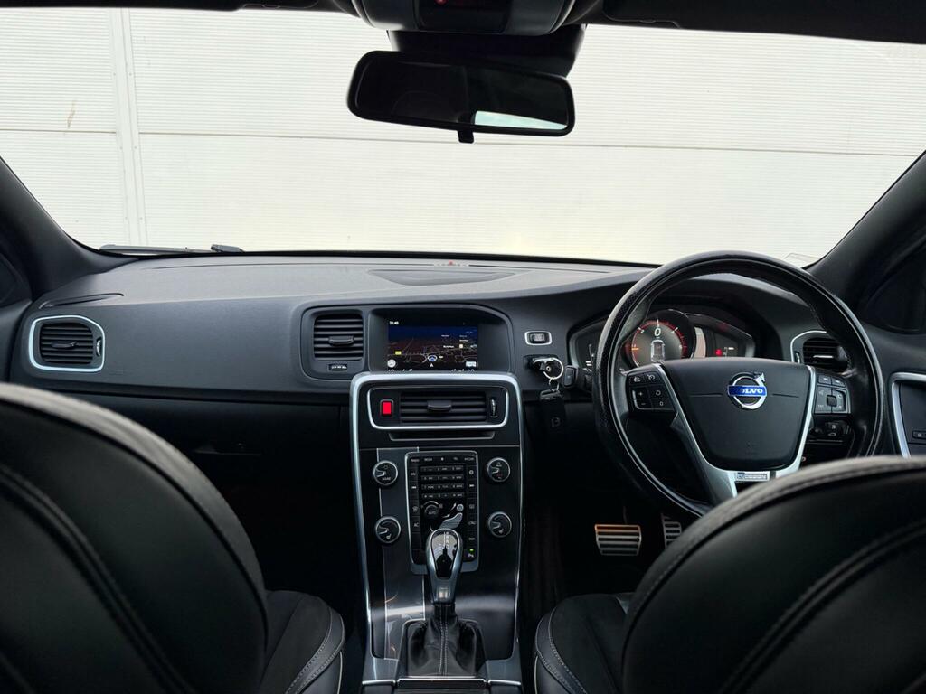Volvo V60 2.0 T5 R-design Lux Nav Black #33