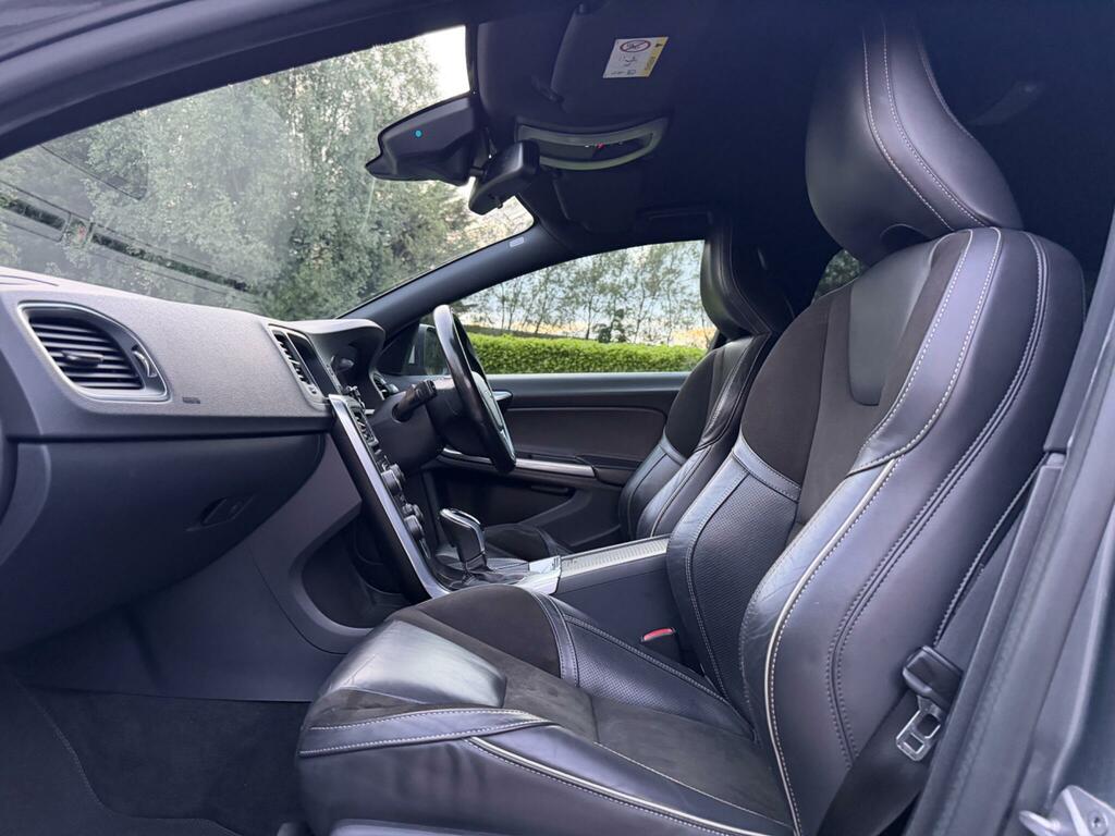 Volvo V60 2.0 T5 R-design Lux Nav Black #28