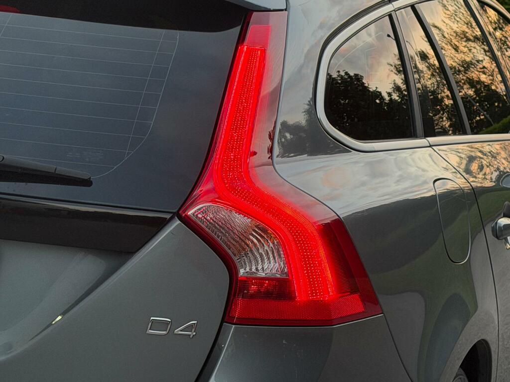 Volvo V60 2.0 T5 R-design Lux Nav Black #9