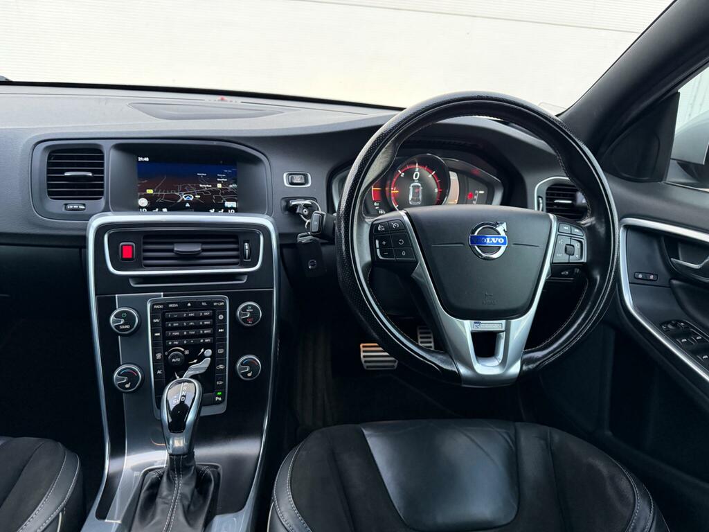 Volvo V60 2.0 T5 R-design Lux Nav Black #37