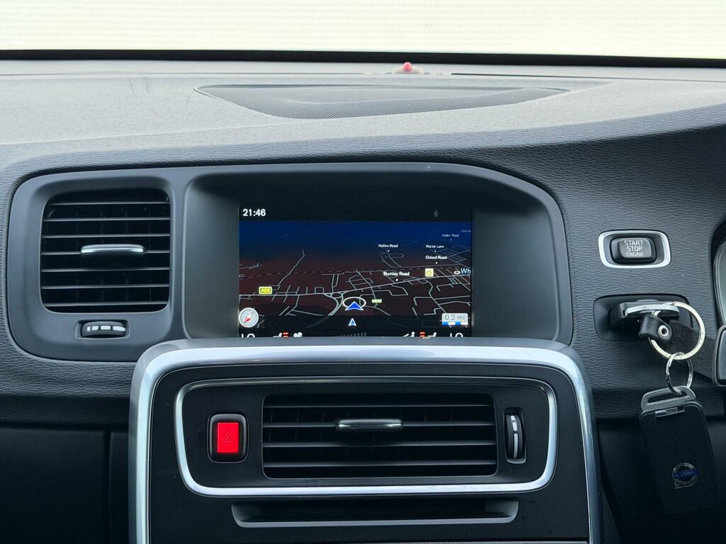 Volvo V60 2.0 T5 R-design Lux Nav Black #39