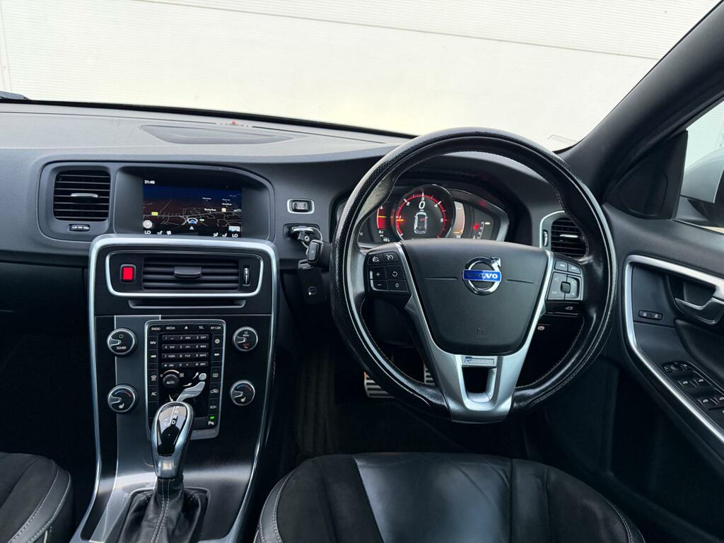 Volvo V60 2.0 T5 R-design Lux Nav Black #38