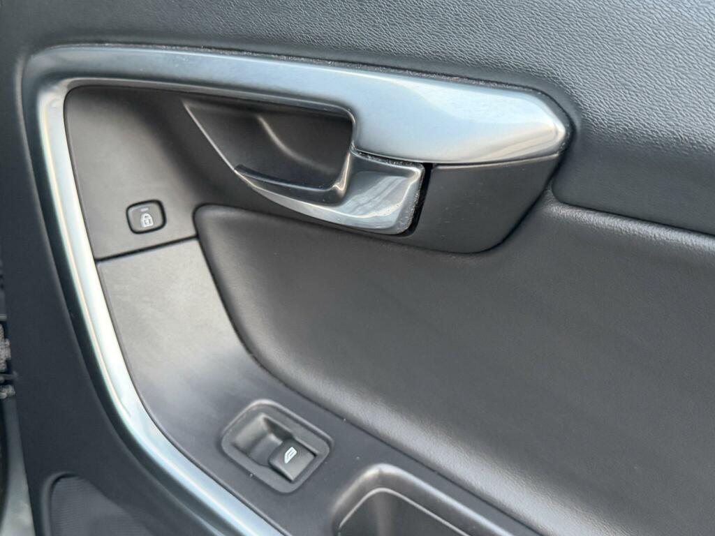 Volvo V60 2.0 T5 R-design Lux Nav Black #20