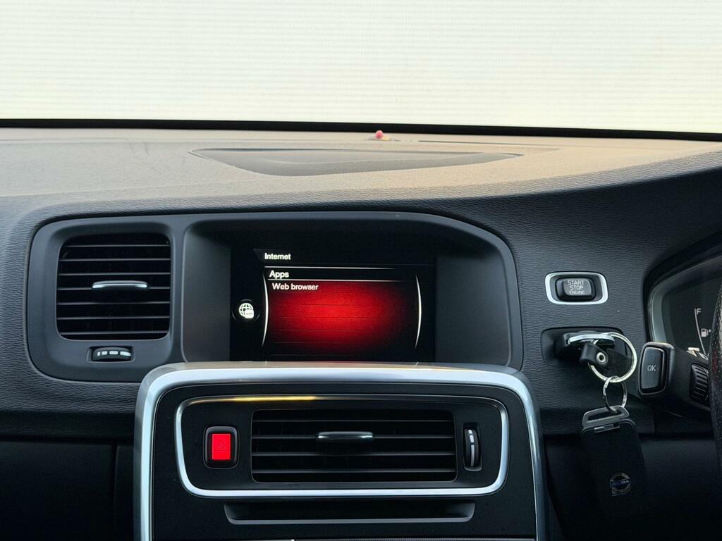 Volvo V60 2.0 T5 R-design Lux Nav Black #42