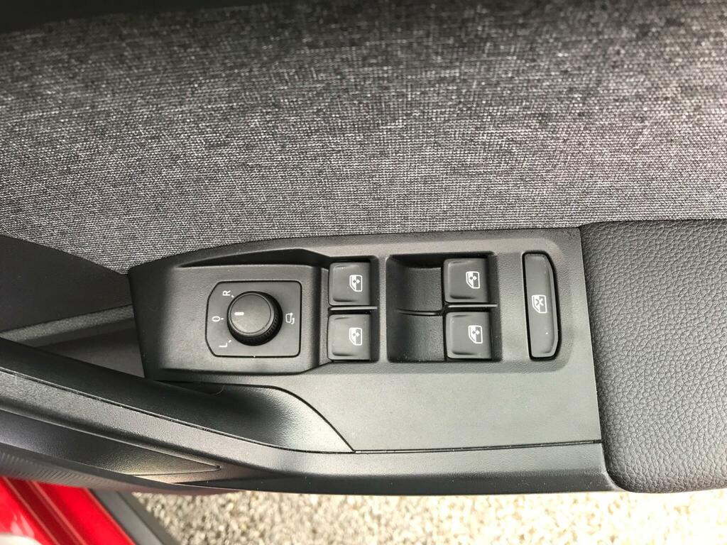 Seat Arona Hatchback White #49