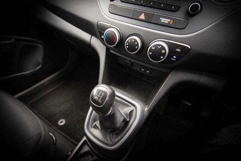 Hyundai I10 Go Se White #13