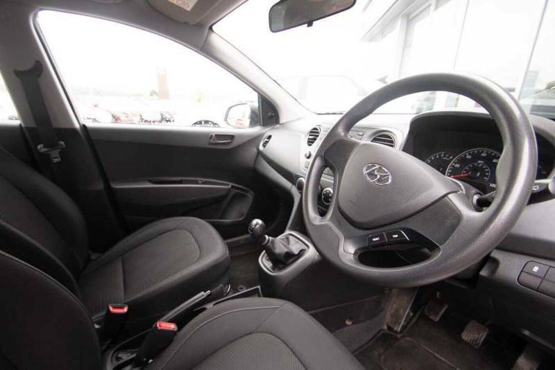 Hyundai I10 1.0 S White #5