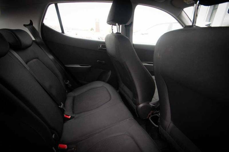 Hyundai I10 Go Se White #9