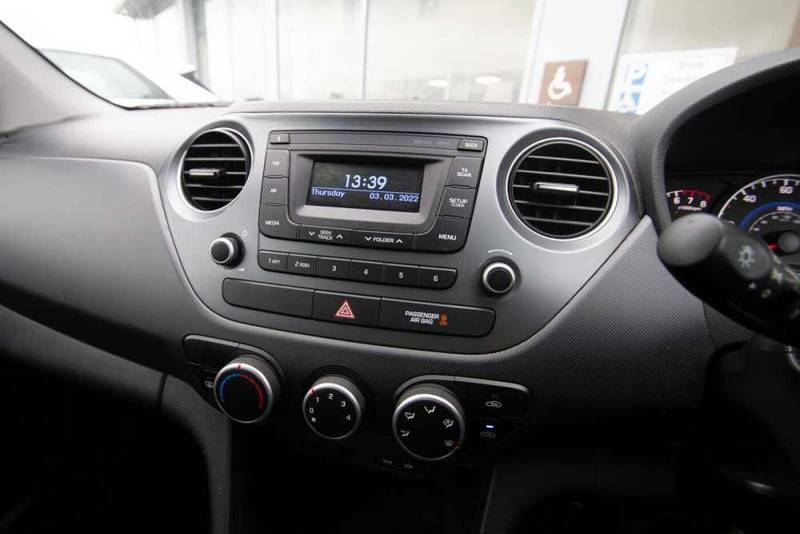 Hyundai I10 Go Se White #12