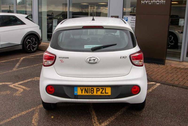 Hyundai I10 Go Se White #7