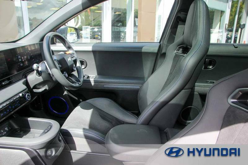 Hyundai Ioniq 5 478Kw 84 Kwh White #2