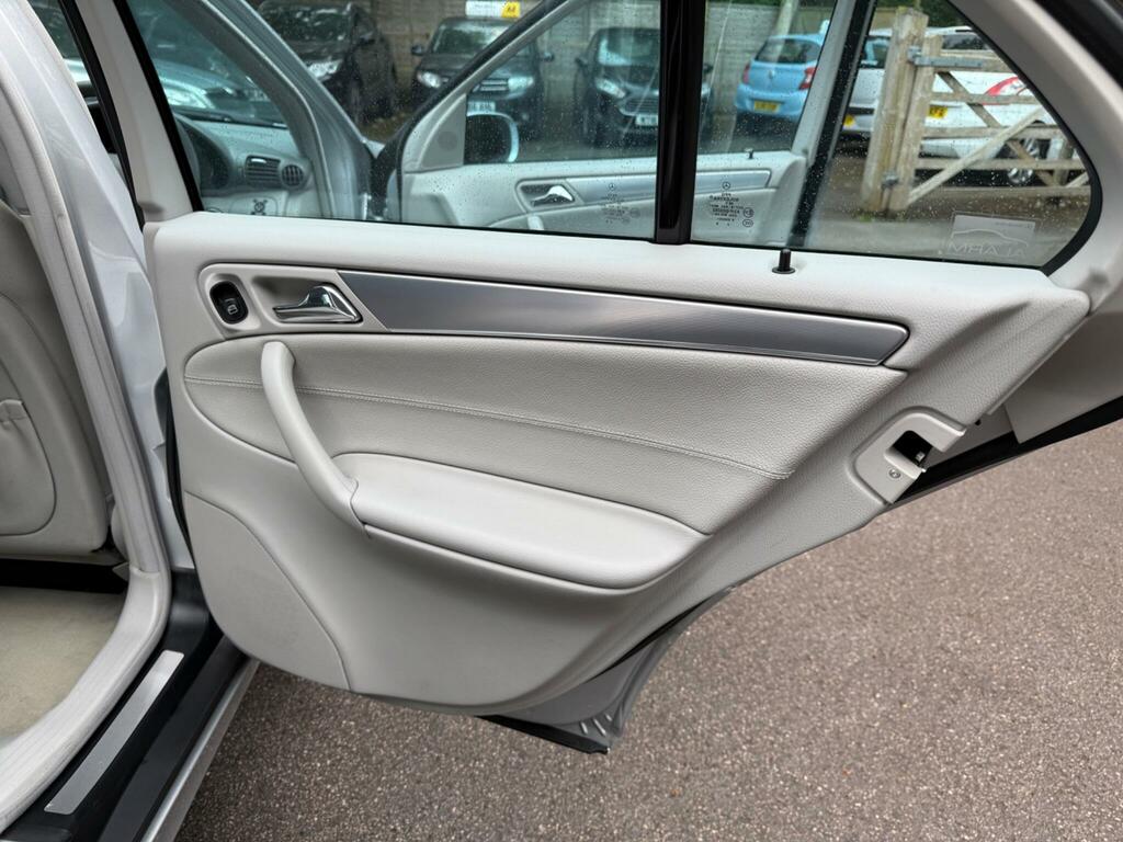 Mercedes-Benz C Class C180k Avantgarde Se Silver #37