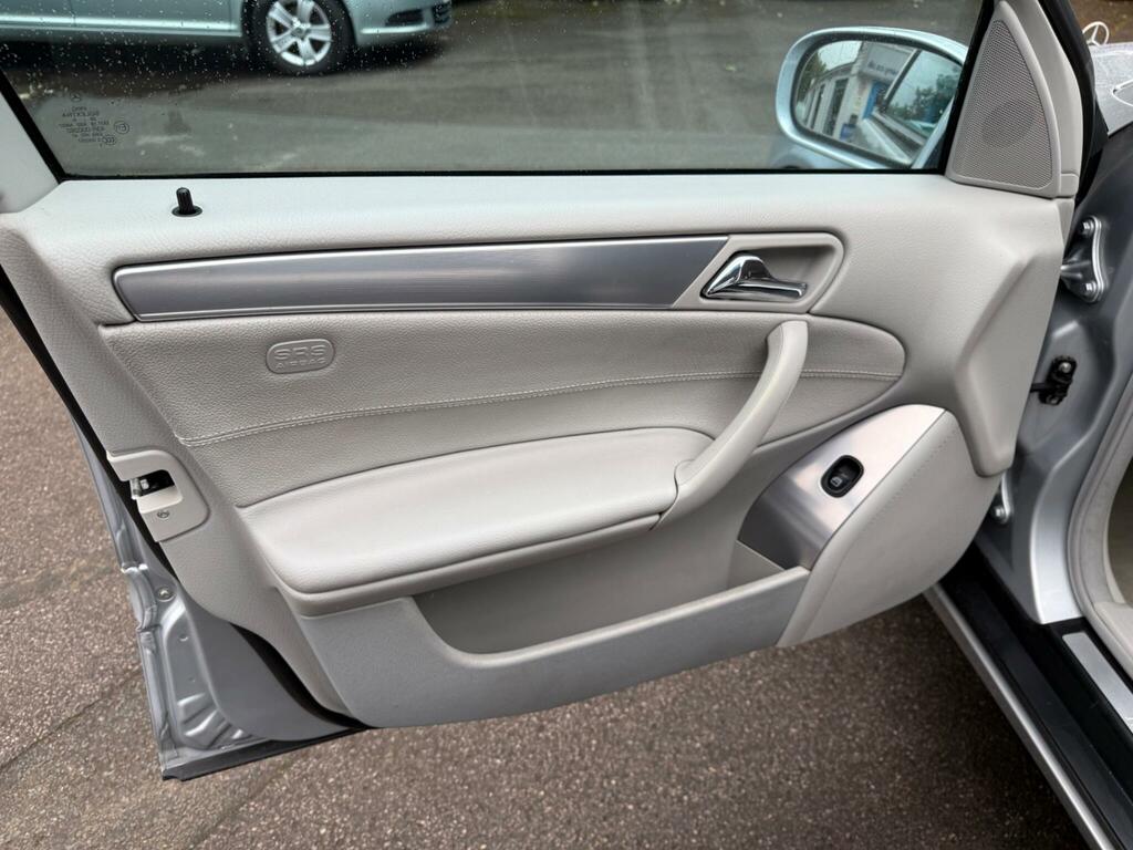 Mercedes-Benz C Class C180k Avantgarde Se Silver #35