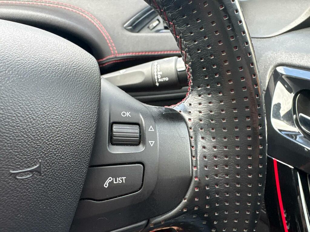 Peugeot 208 1.0 Puretech Access Ac White #28