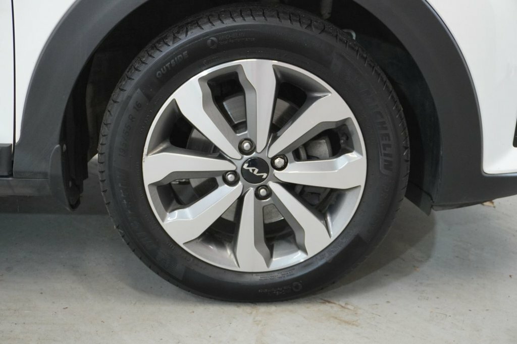 Kia Stonic 1L 2 White #3