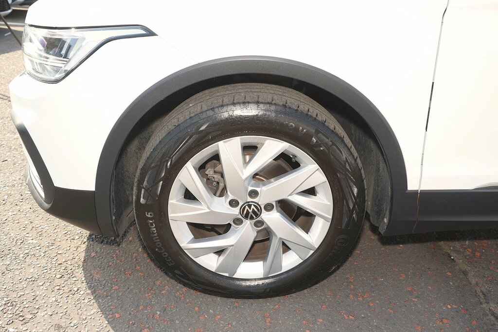 Volkswagen Tiguan 2022 Volkswagen Tiguan 1.5 Life Tsi White #6