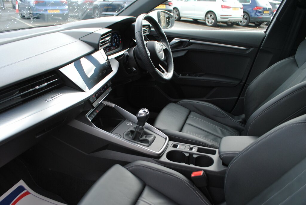 Audi A3 2024 Audi A3 1.5 Tfsi S Line 35 YD24CGU White #4