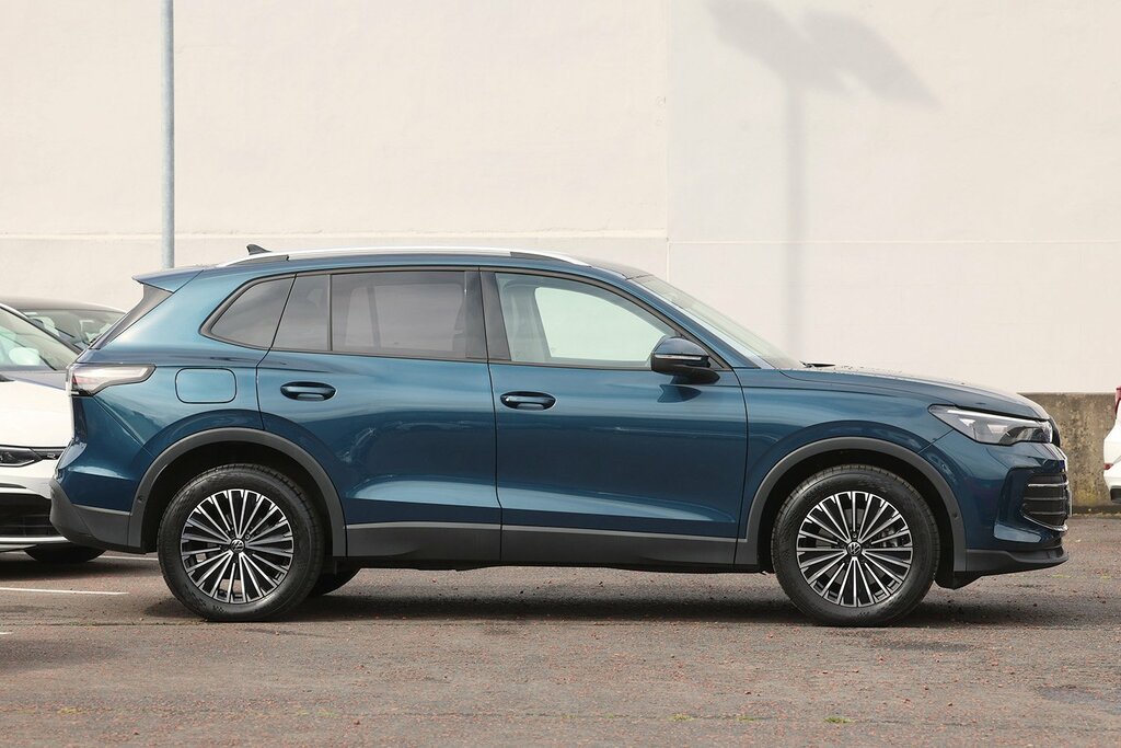 Volkswagen Tiguan 2025 Volkswagen Tiguan 2.0 Match Tdi Dsg PF25UCP Blue #2