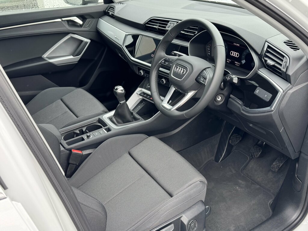 Audi Q3 2026 Audi Q3 Sport 35 1.5 Tfsi 150Ps White #3