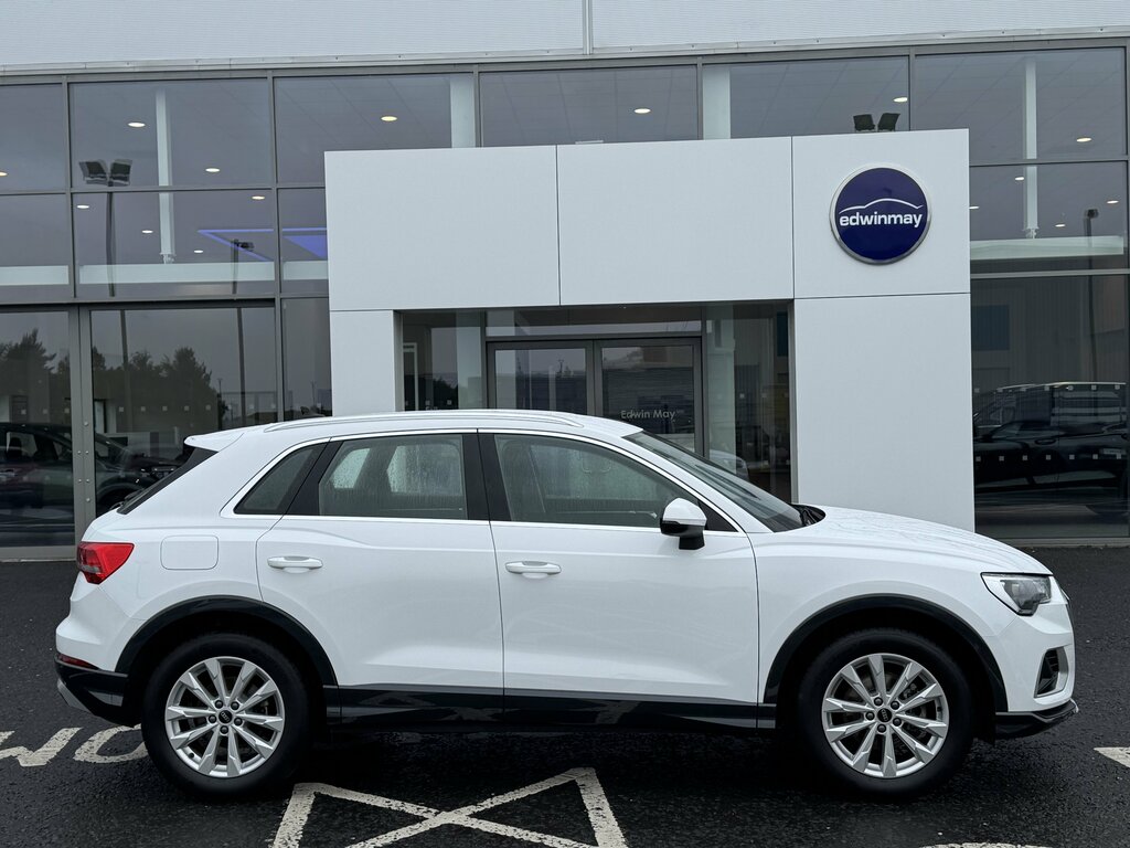 Audi Q3 2026 Audi Q3 Sport 35 1.5 Tfsi 150Ps White #2