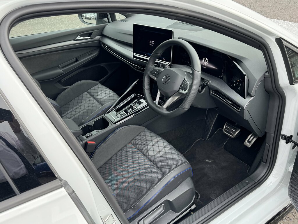 Volkswagen Golf 2025 Volkswagen Golf Black Edition 1.5 Etsi 150Ps PJ75DRO White #2