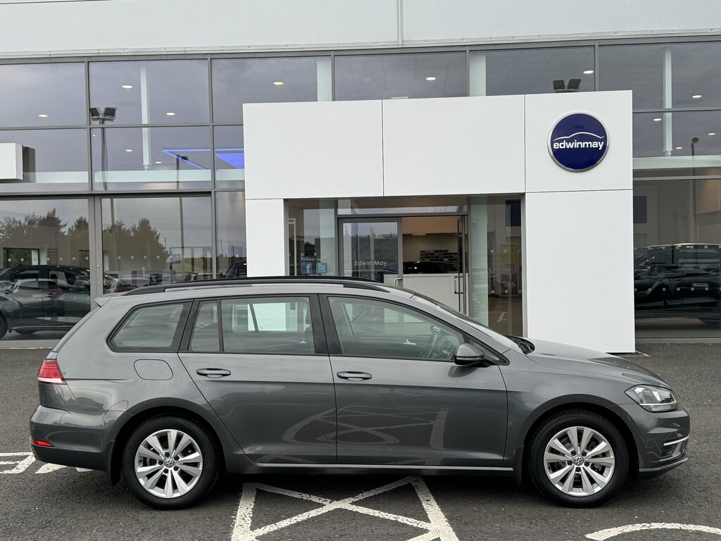 Volkswagen Golf 2017 Volkswagen Golf Estate Se 1.4 Tsi 125Ps BYZ7976 Grey #2