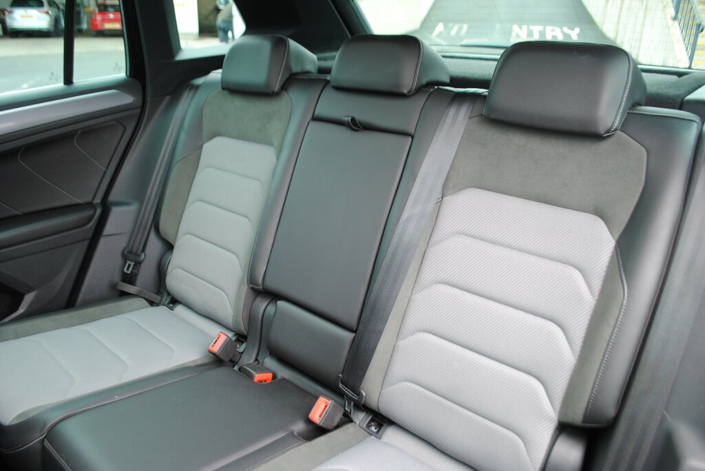 Volkswagen Tiguan 2019 Volkswagen Tiguan 2.0 R-line Tech Tdi 150 Black #5
