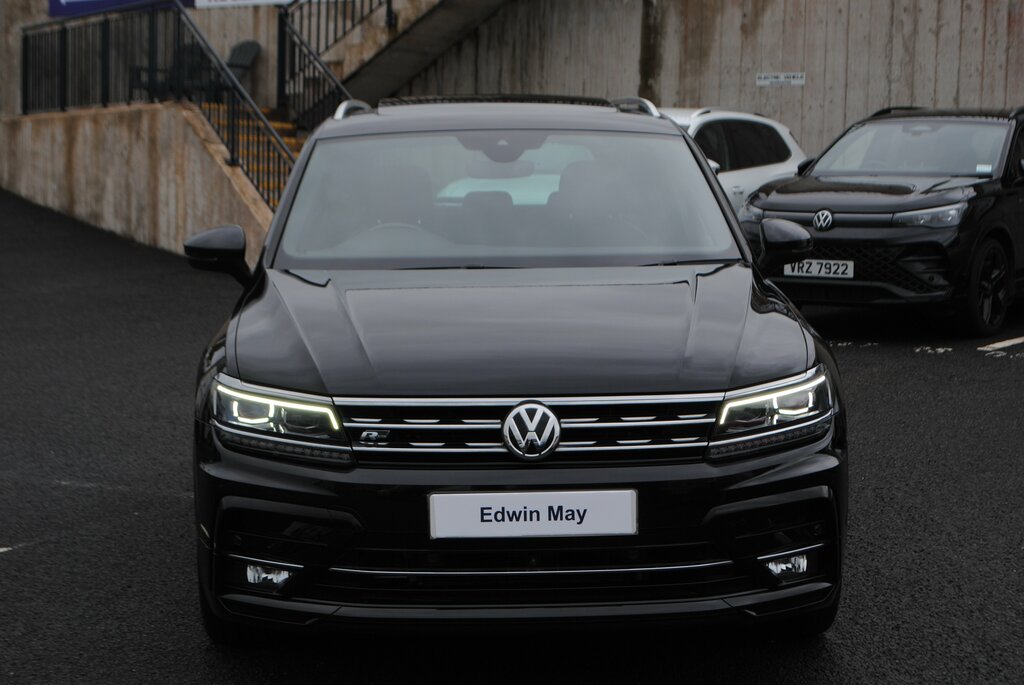 Volkswagen Tiguan 2019 Volkswagen Tiguan 2.0 R-line Tech Tdi 150 Black #2