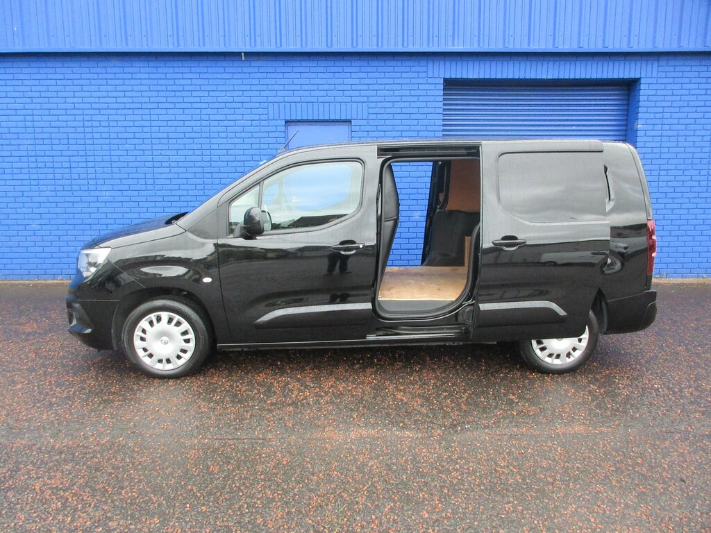 Vauxhall Combo Ex.vat 2023 Vauxhall Combo 1.5 L2h1 2300 Pro Ss VO72WZK Black #6