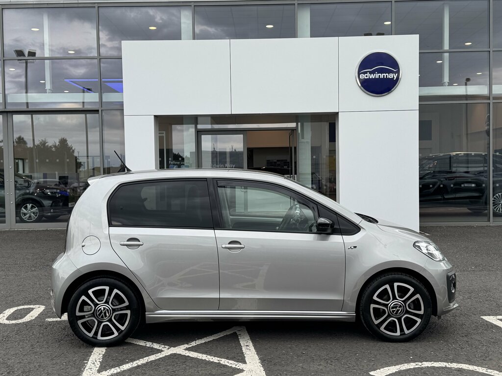 Volkswagen Up 2024 Volkswagen Up R-line 1.0 65Ps Black