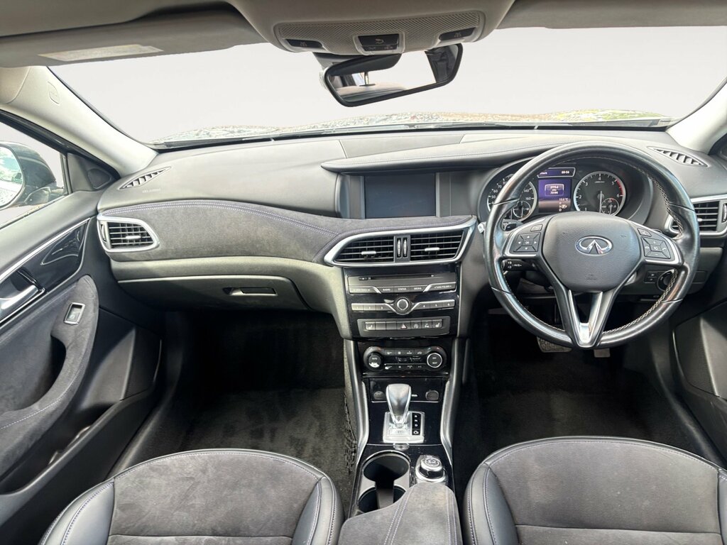 Infiniti Q30 Hatchback Silver #10