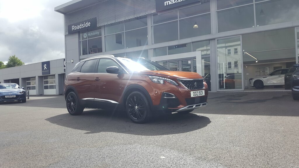Peugeot 3008 2019 Peugeot 3008 1.5 Bluehdi Ss Gt Line Brown #2