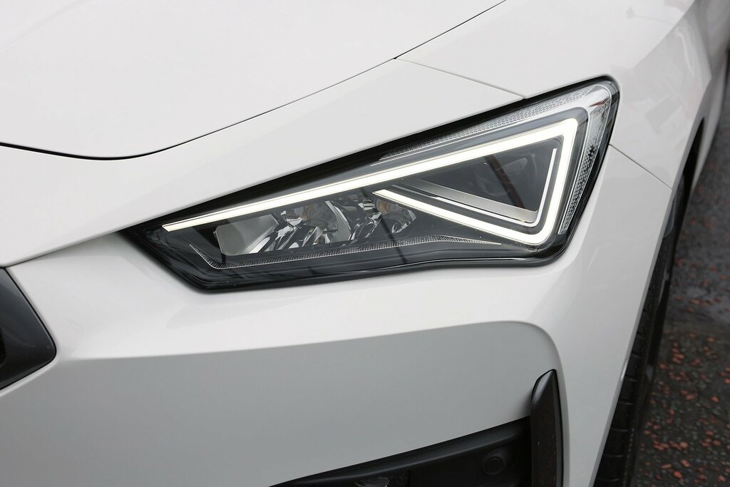Cupra Leon 2024 Cupra Leon 1.5 Tsi V1 DE24JZH White #5