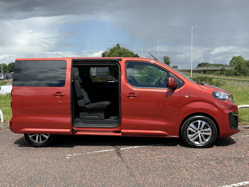 Peugeot Traveller Active Black #6