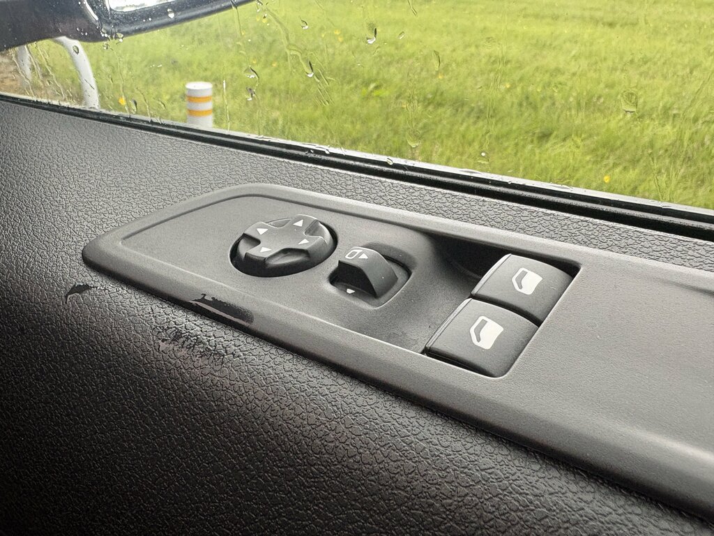 Peugeot Traveller Active Black #21