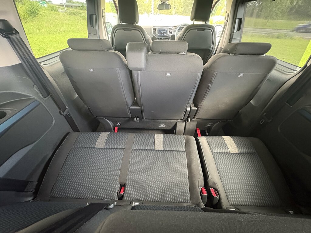 Peugeot Traveller Active Black #12