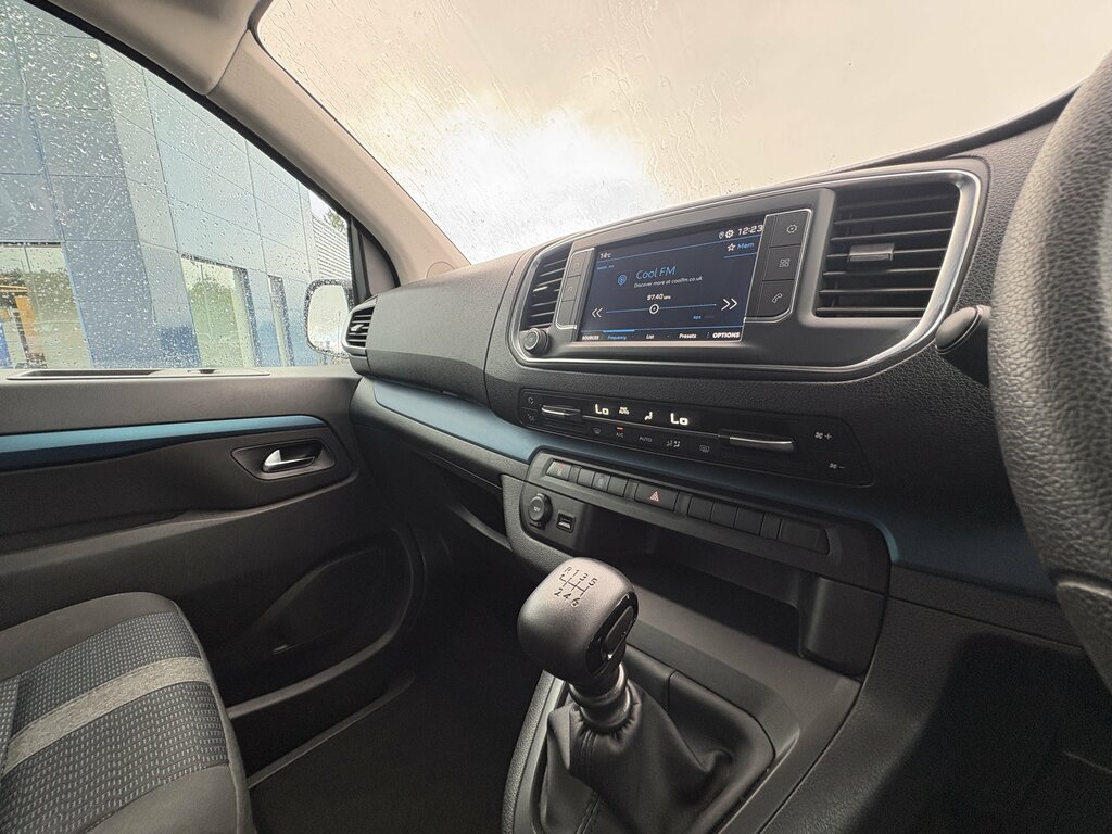 Peugeot Traveller Active Black #36
