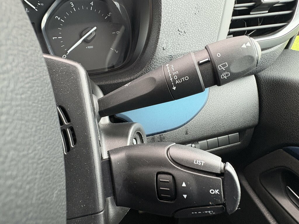 Peugeot Traveller Active Black #24