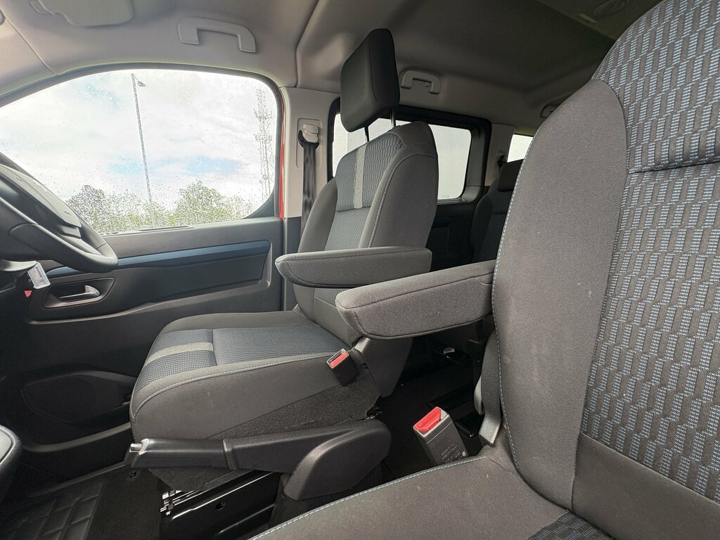 Peugeot Traveller Active Black #46