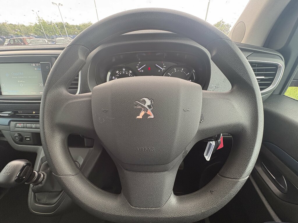 Peugeot Traveller Active Black #22