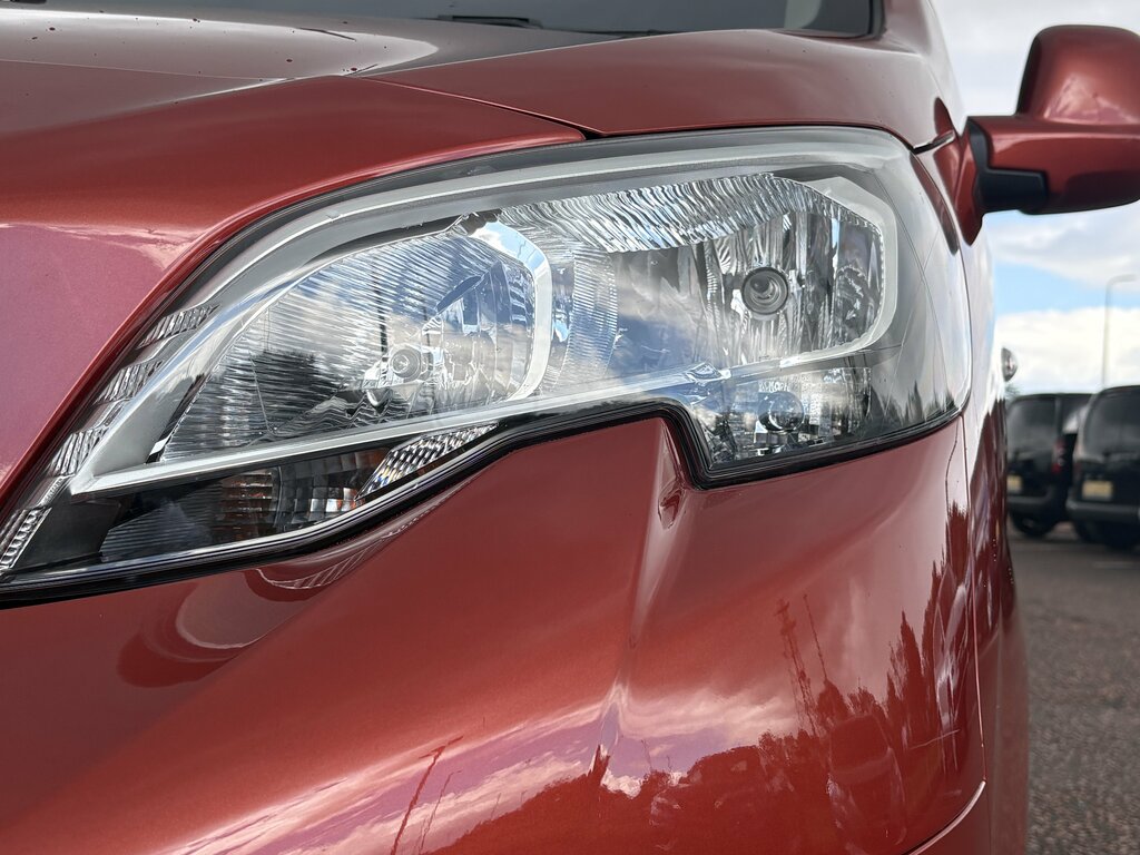 Peugeot Traveller Active Black #18