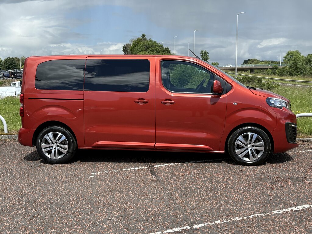 Peugeot Traveller Active Black #5