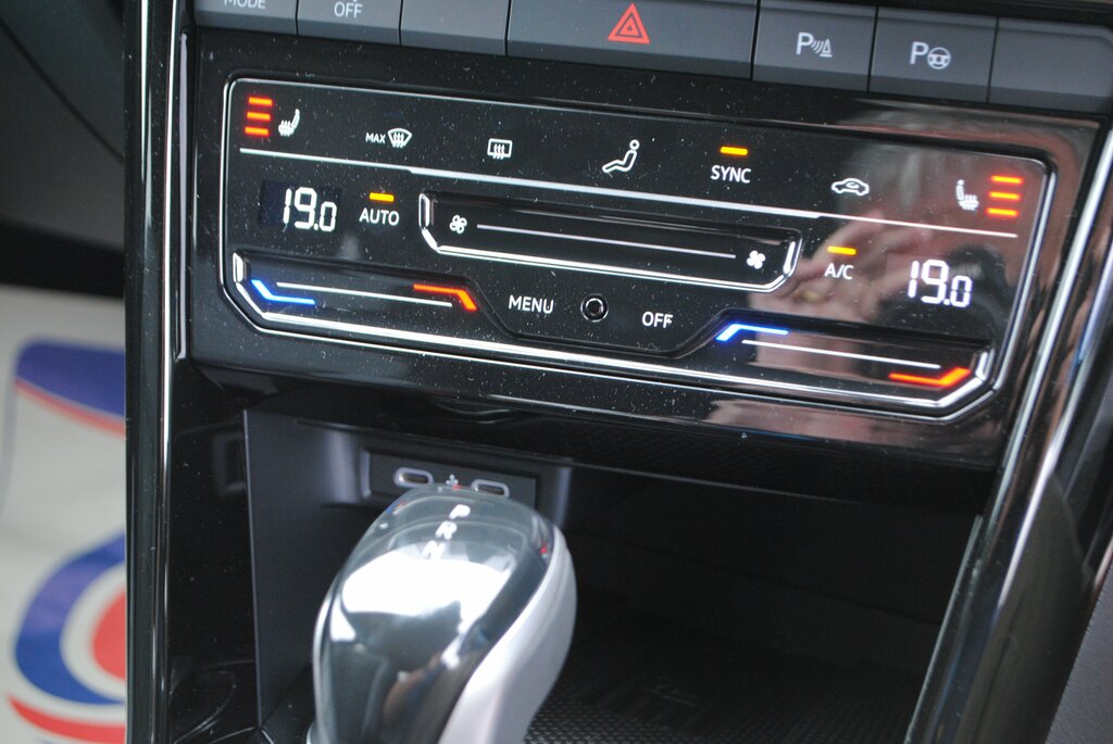 Volkswagen T-Roc Suv Black #15