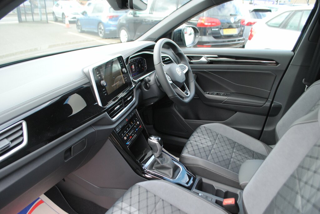 Volkswagen T-Roc 2025 Volkswagen T-roc 1.5 R-line Tsi Dsg Black #4