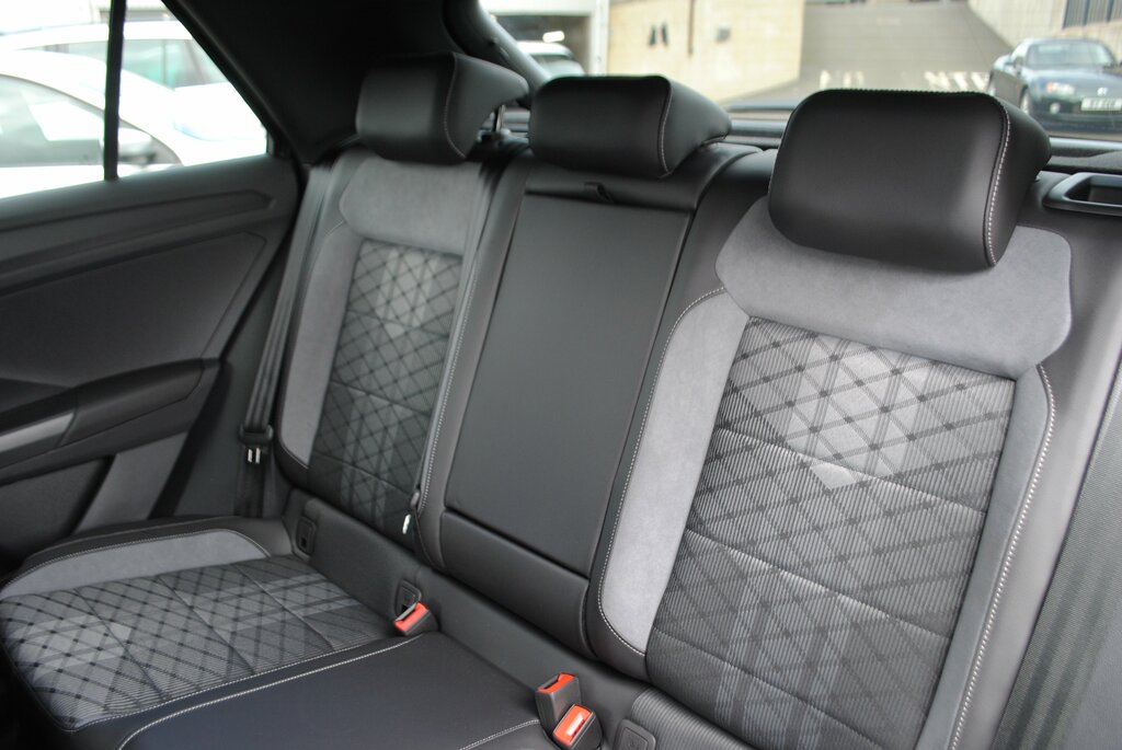Volkswagen T-Roc 2025 Volkswagen T-roc 1.5 R-line Tsi Dsg Black #5
