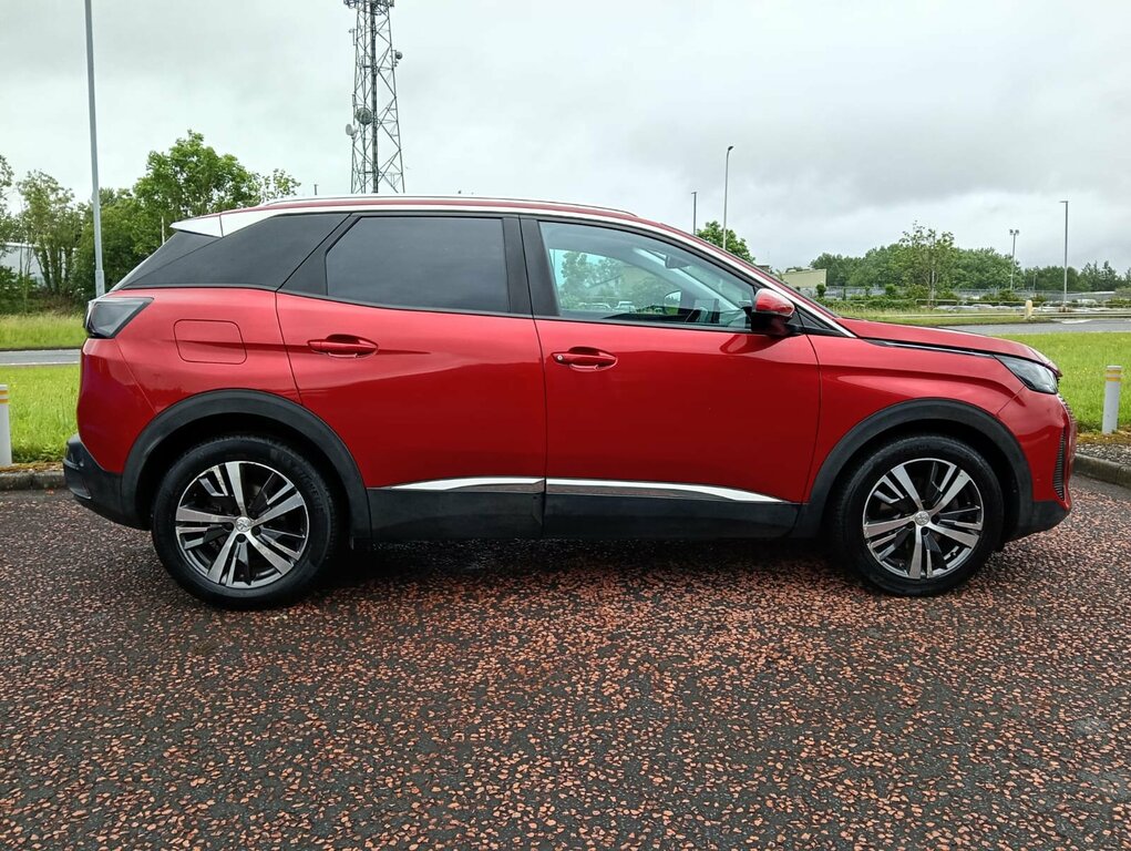Peugeot 3008 2021 Peugeot 3008 1.5 Bluehdi Ss Allure Premium Red #4