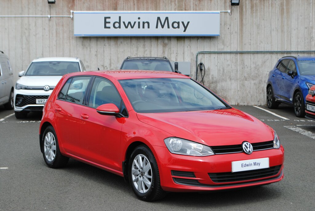 Volkswagen Golf 2017 Volkswagen Golf 1.4 S Tsi 125 Bluemotion Tech Red
