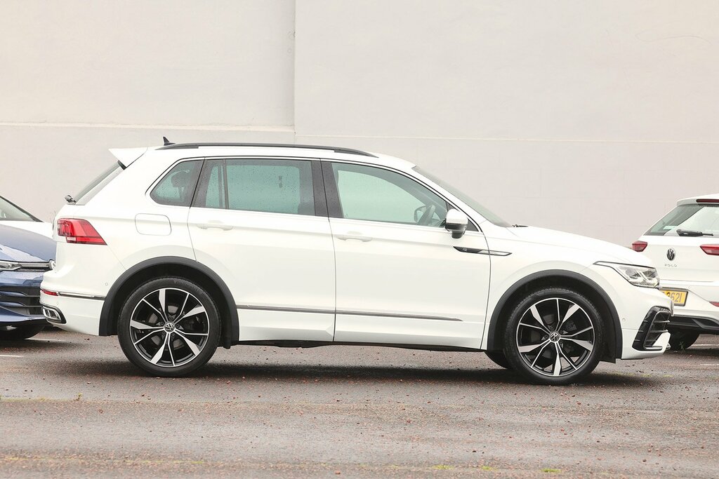 Volkswagen Tiguan 2023 Volkswagen Tiguan 2.0 R-line Tdi Dsg White #2